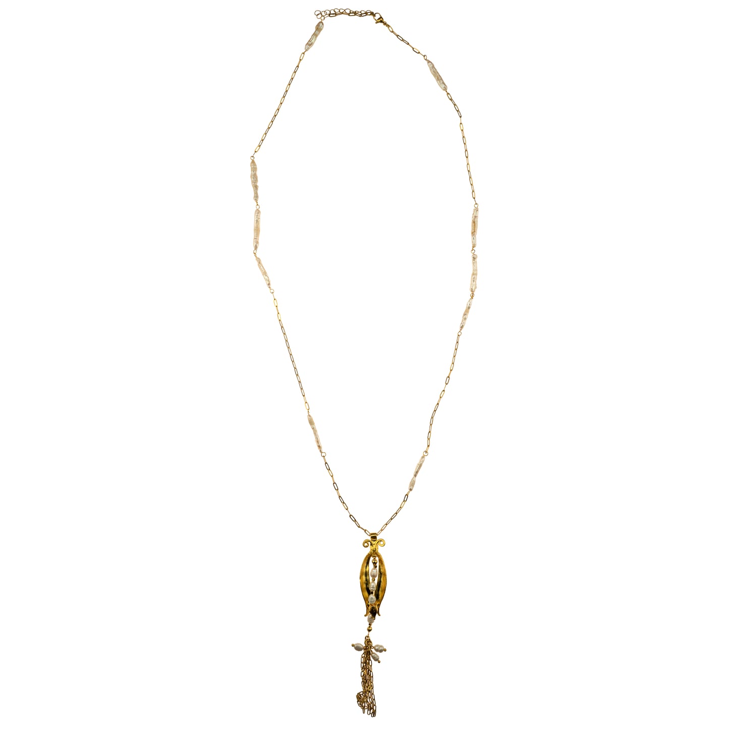 Lilia Necklace in Freshwater Pearl