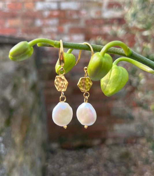 Aurora Small Pearl Earrings